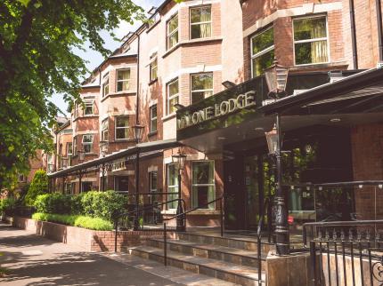 Malone Lodge Hotel & Apartments