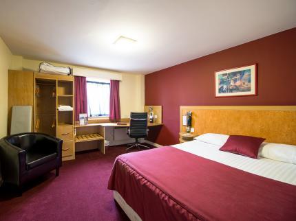 Pendulum Hotel