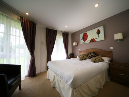 The Dewdrop Inn