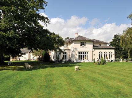 BEST WESTERN Llyndir Hall Hotel & Spa